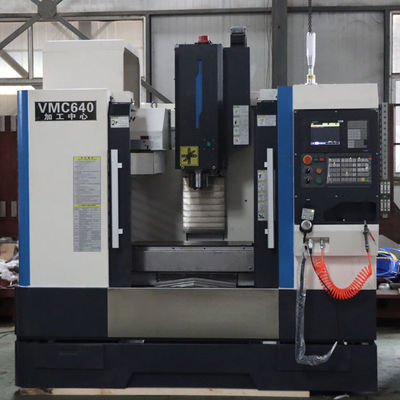 Máquina de trituração vertical do metal do cnc do centro fazendo à máquina VMC640 do tipo de Taiwan mini